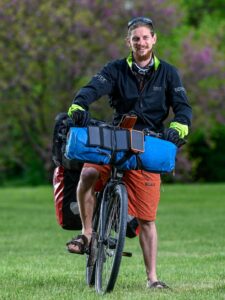 Charly à vélo, créateur de vidéo